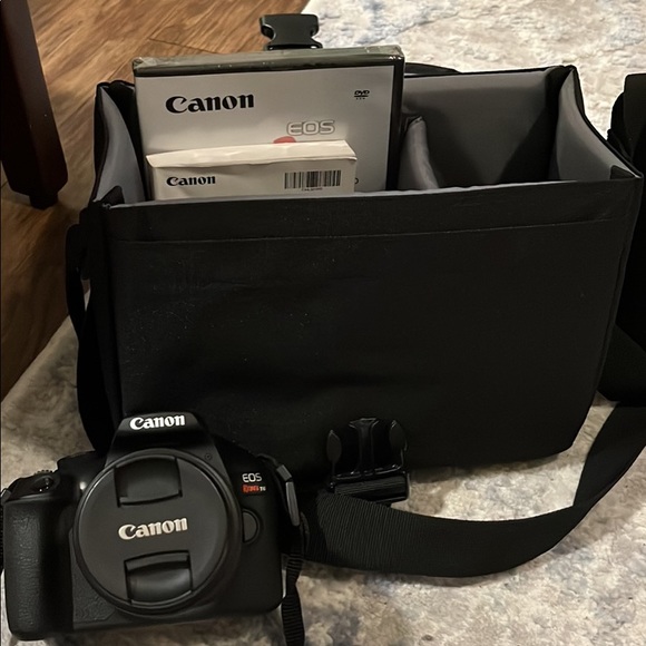 Canon EOS T6 Rebel Camera - Picture 2 of 3